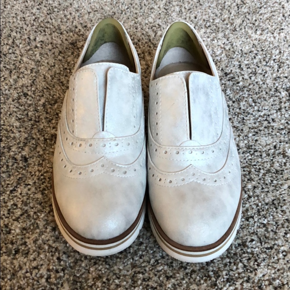 Nine West white metallic oxfords